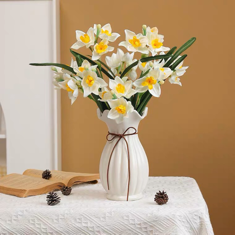 Premium 18" Artificial Silk Daffodil Stem (3 Blooms & 2 Buds)