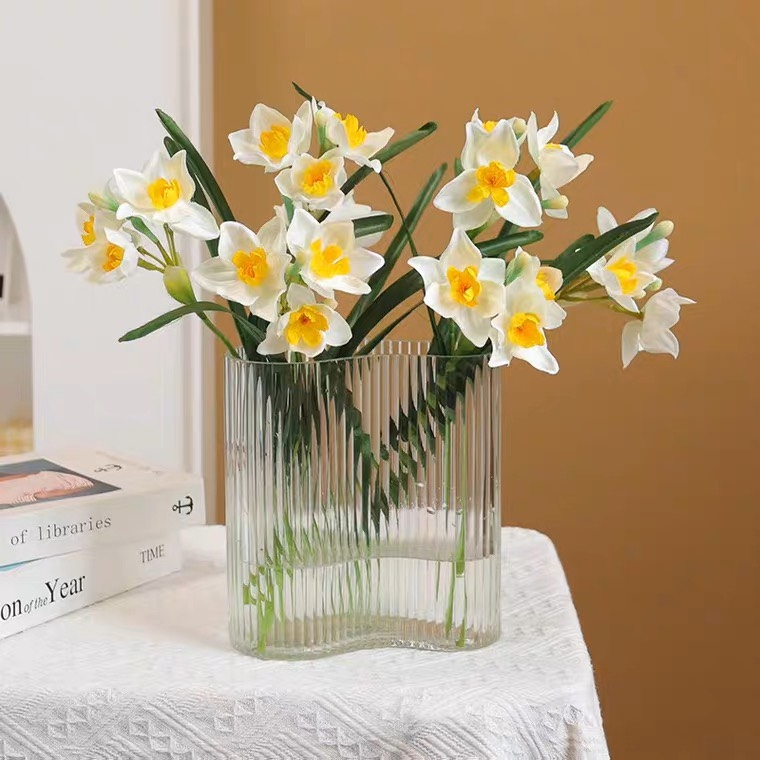 Premium 18" Artificial Silk Daffodil Stem (3 Blooms & 2 Buds)