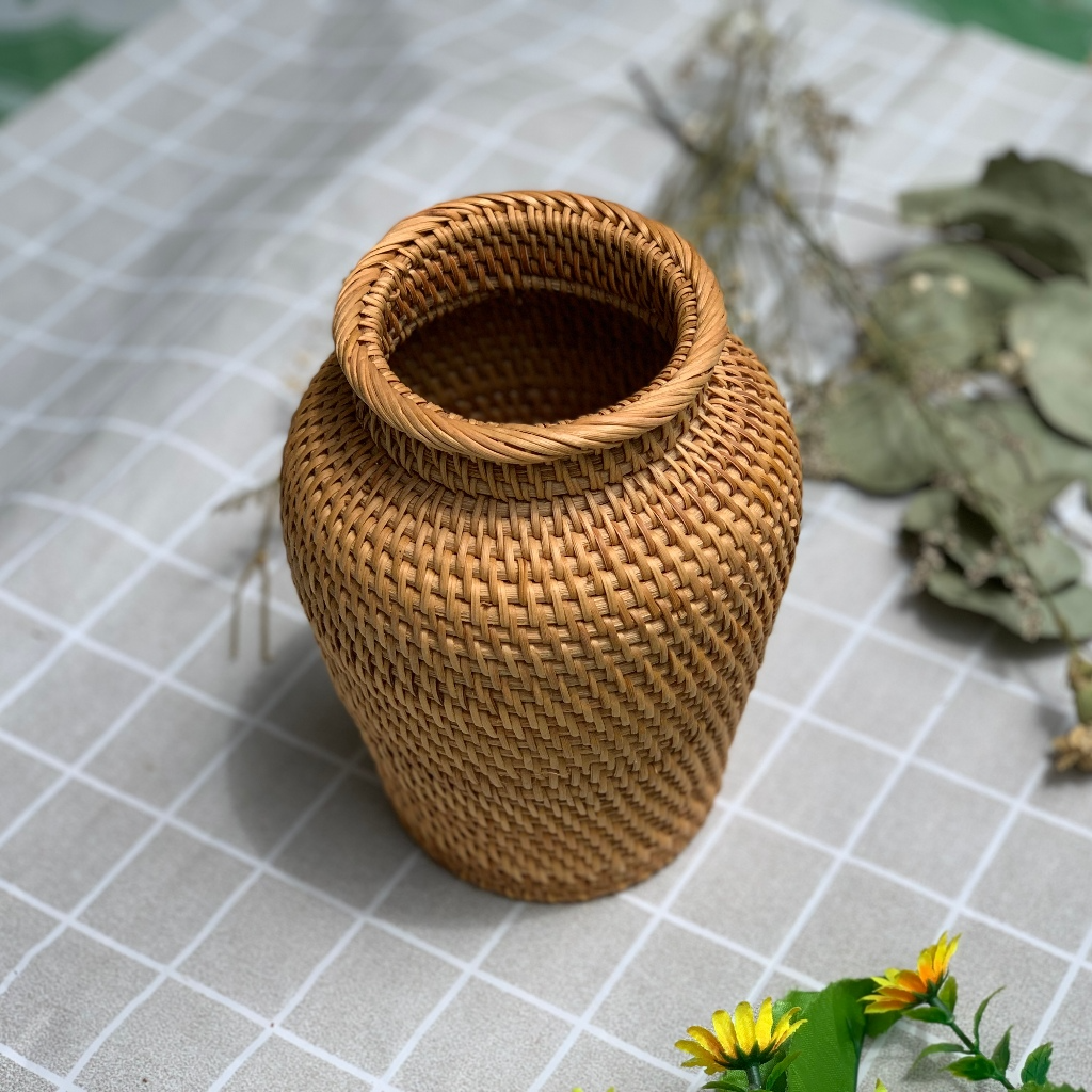 Handwoven Rattan Flower Vase - Natural Wicker Boho Home Decor, Eco-Friendly Vase for Dried Flowers