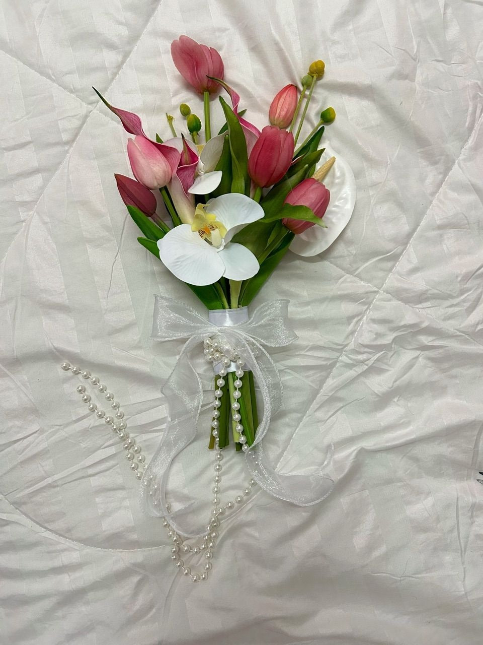 Real-Touch Artificial Tulip & Calla Lily Bridal Bouquet | Modern Hand-Tied Wedding Bouquet in Pure White & Pink
