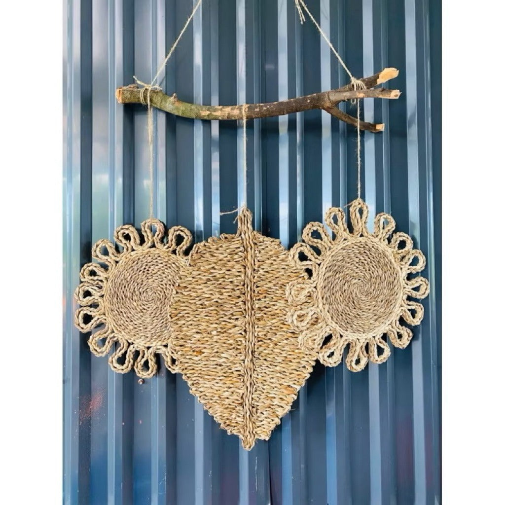 Handcrafted Leaf-Shaped Seagrass Mat & Table Runner